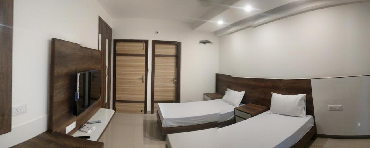 Pride Home Nayagaon Екстер'єр фото